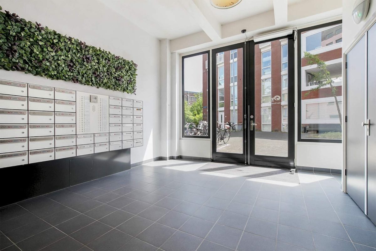 53547806.1692955966-379